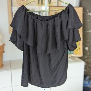 Off shoulder ruffle trim top L
